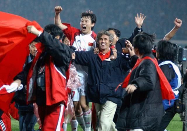 南山兵露j裸体2015